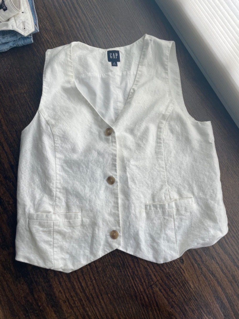 Linen white vest